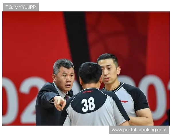 裁判关键时刻误判引争议,比赛公正性再受讨论 裁判关键时刻误判引争议,比赛公正性再受讨论